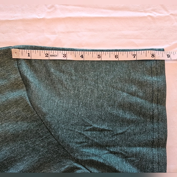 "Just a Girl Who Loves Christmas" Green Tee, 2XL, NWT - Picture 7 of 9